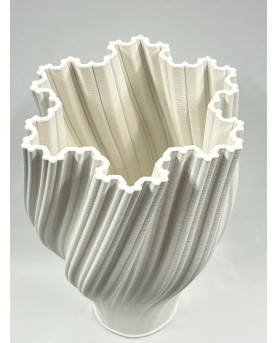 White Vase Forme Collection by Palais Royal H31