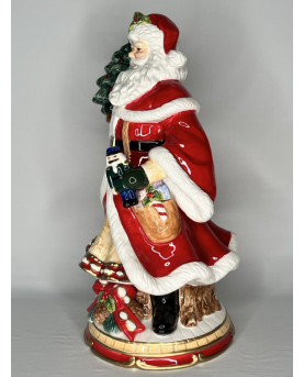 Santa Claus with Christmas Tree and Nutcracker Palais Royal