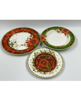 18 Christmas Plates Set by Palais Royal