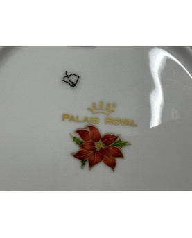 18 Christmas Plates Set by Palais Royal